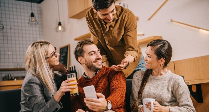 «Со мной общаются из-за выгоды»: как построить искренние отношения?