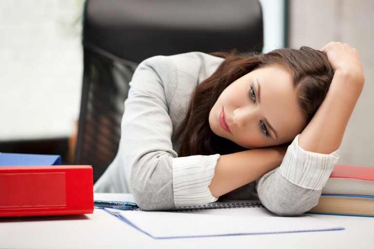 2 неочевидных причины скуки и усталости: разбор психолога